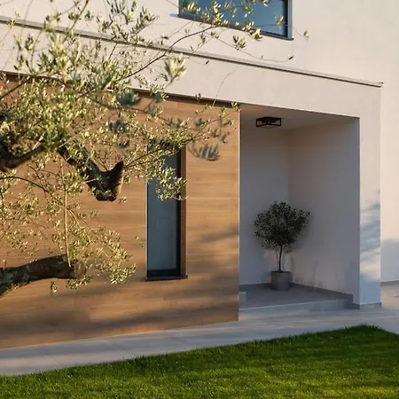Moderne Mali Dvor Mit Pool 500m Am In Porec Vila