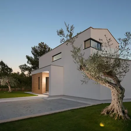 Vila Moderne Mali Dvor Mit Pool 500m Am In Porec Tar-Vabriga