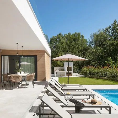 Moderne Mali Dvor Mit Pool 500m Am In Porec Vila *