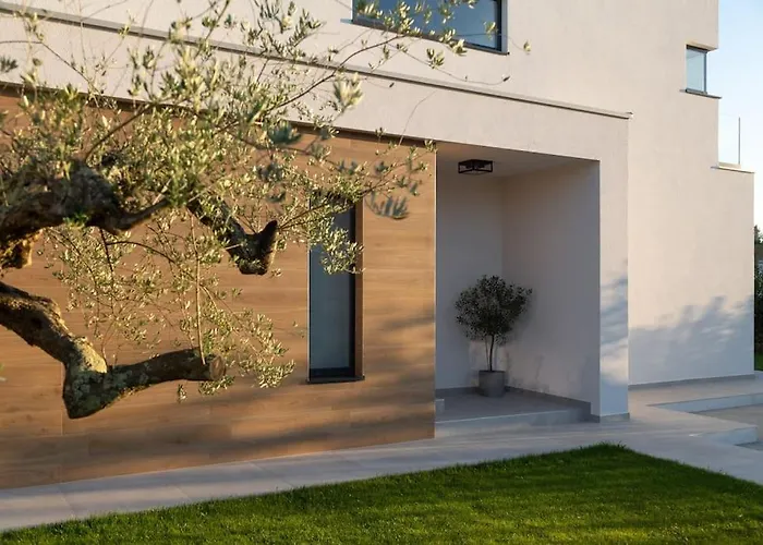 Moderne Mali Dvor Mit Pool 500m Am In Porec Villa