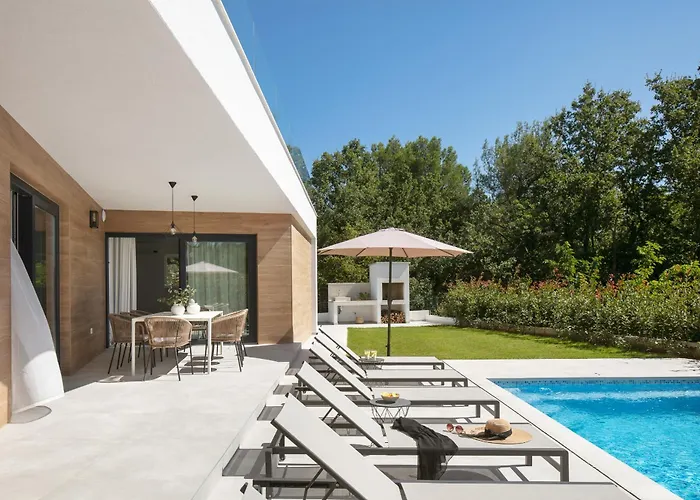 Moderne Mali Dvor Mit Pool 500m Am In Porec Villa *